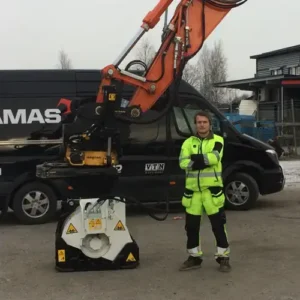 M. Schakt i Eskilstuna AB med Simex asfaltsfräs