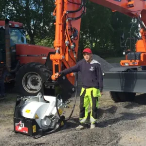 NMS Entreprenad AB med Simex asfaltsfräs