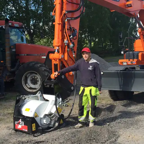 NMS Entreprenad AB med Simex asfaltsfräs