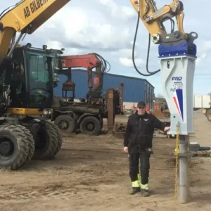 Aktiebolaget Gilbert Gustafssons Entreprenadfirma med Furukawa FXJ175 hydraulhammare