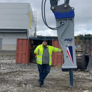 Kemoffs Åkeri och Entreprenad AB med Furukawa FXJ375 hydraulhammare