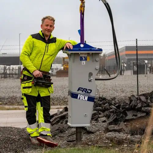 Östanå Grundförstärkning AB med Furukawa F9LN hydraulhammare