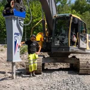 Sörmlands Gräv & Transport AB med Furukawa FXJ275 hydraulhammare