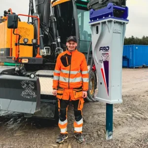 Udden Schakt AB med Furukawa FXJ175 hydraulhammare