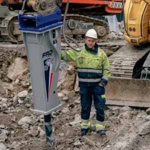 Upplands Bergentreprenad AB med Furukawa FXJ175 hydraulhammare