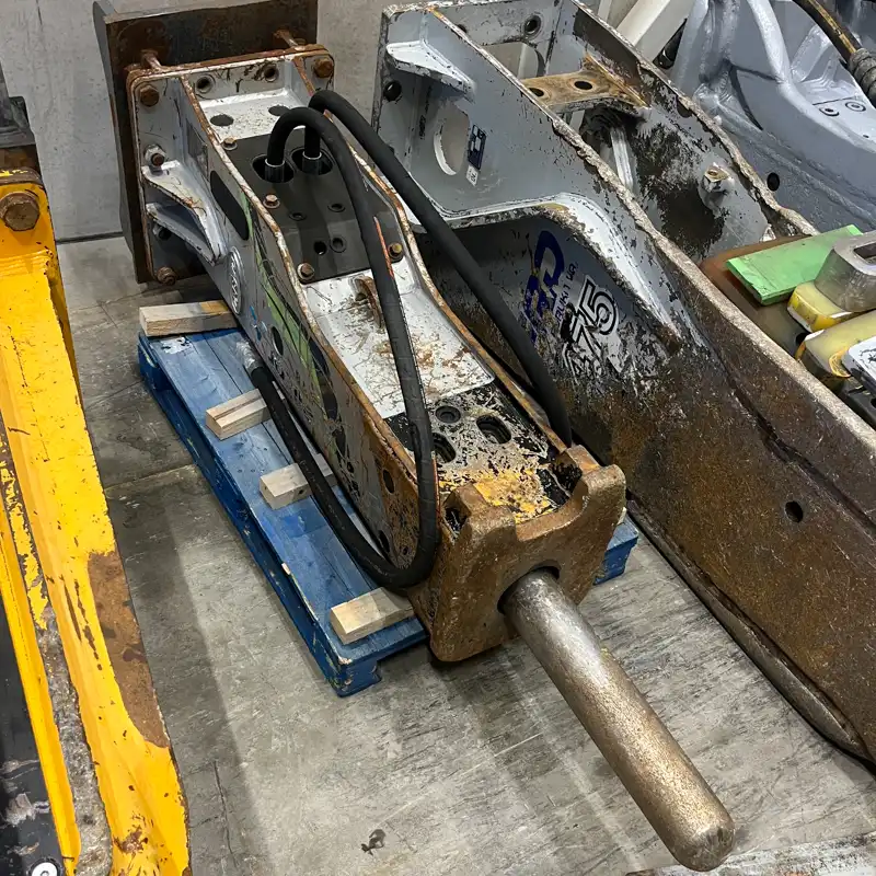 Begagnad Daemo hydraulhammare, modell B180.